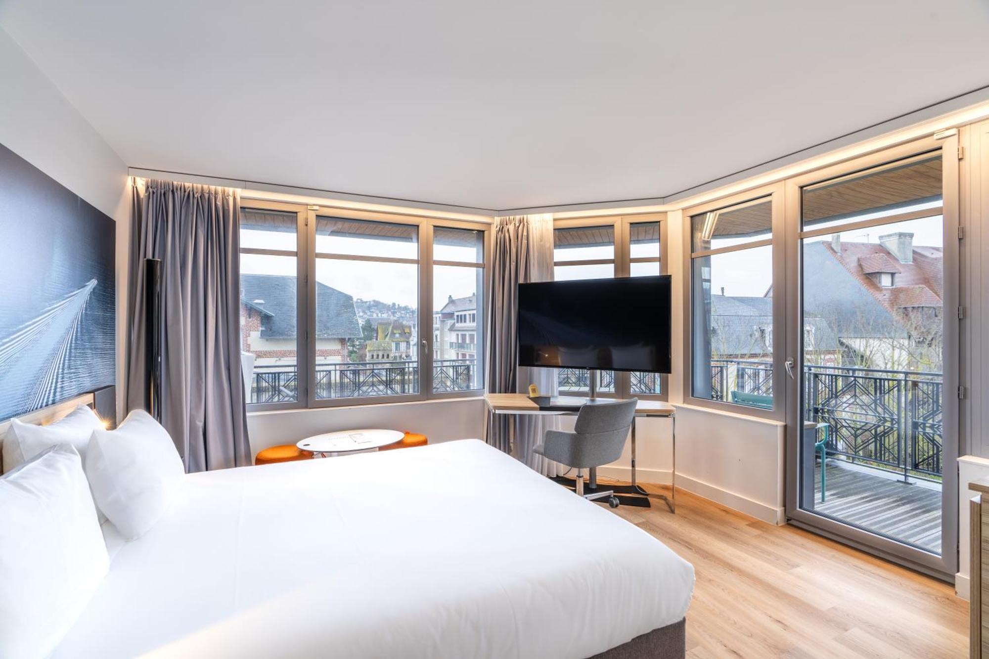 โนโวเทล โดวีล ปลาฌ Hotel โดวีลล์ ภายนอก รูปภาพ