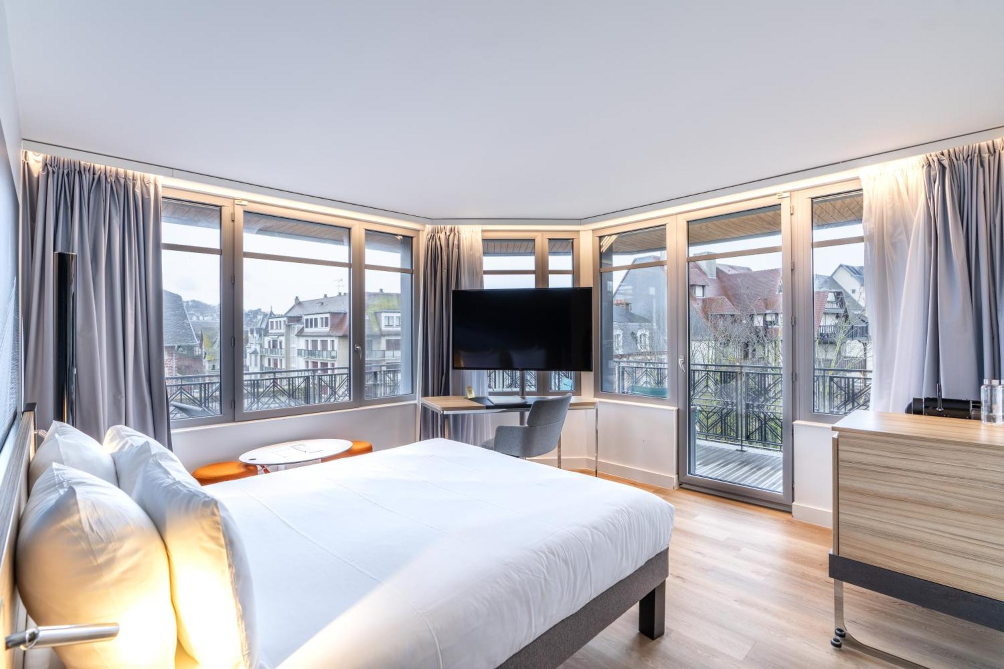 โนโวเทล โดวีล ปลาฌ Hotel โดวีลล์ ภายนอก รูปภาพ